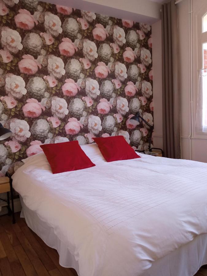 Au Pied Du Beffroi Apartment Arras Exterior photo