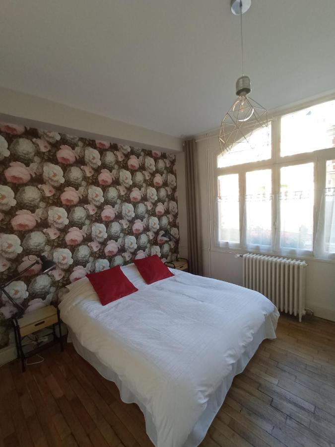 Au Pied Du Beffroi Apartment Arras Exterior photo